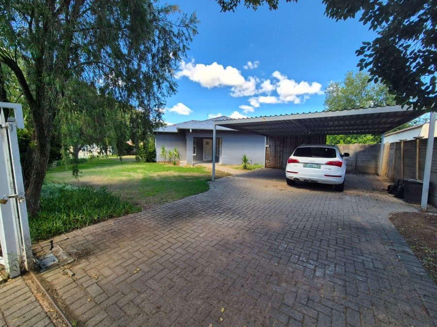 To Let 3 Bedroom Property for Rent in Noordhoek Free State